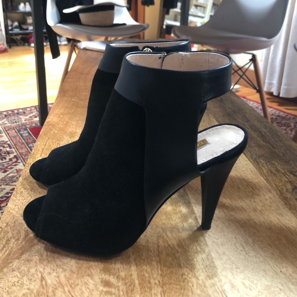 Louise et Cie Lo-Sabal Open-toe Black Suede Shoe - Picture 3 of 7